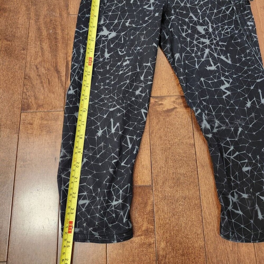 Lululemon women's black capris in size 6 - Picture 7 of 7